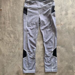 Lululemon grey cropped leggings